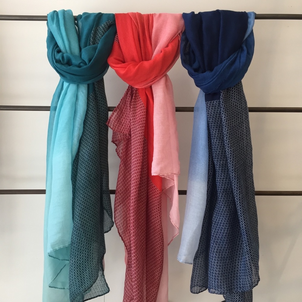 Light weight printed scarf